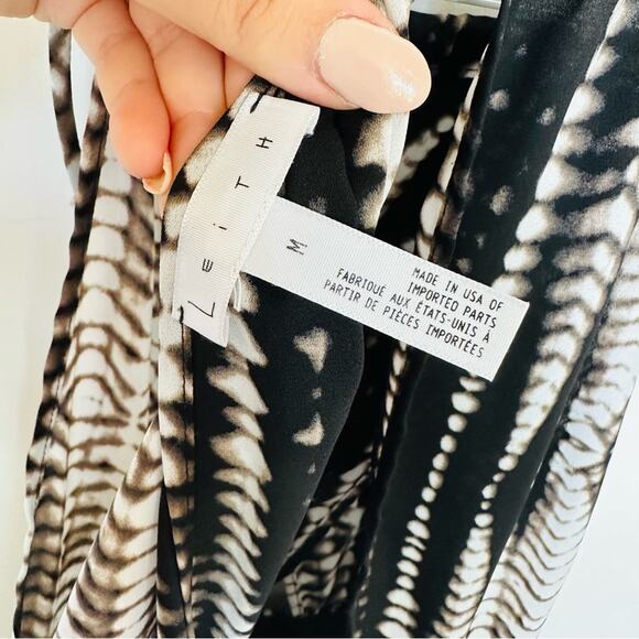 NEW NORDSTROM LEITH Black Brown White Print Shorts Tank Top Halter Tie Romper M - Picture 11 of 12